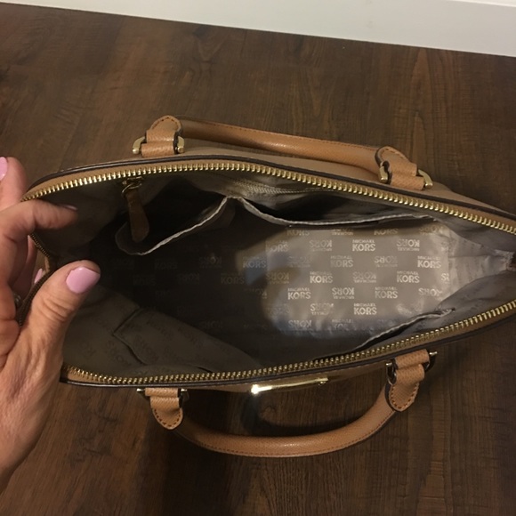 Purse - Picture 2 of 2